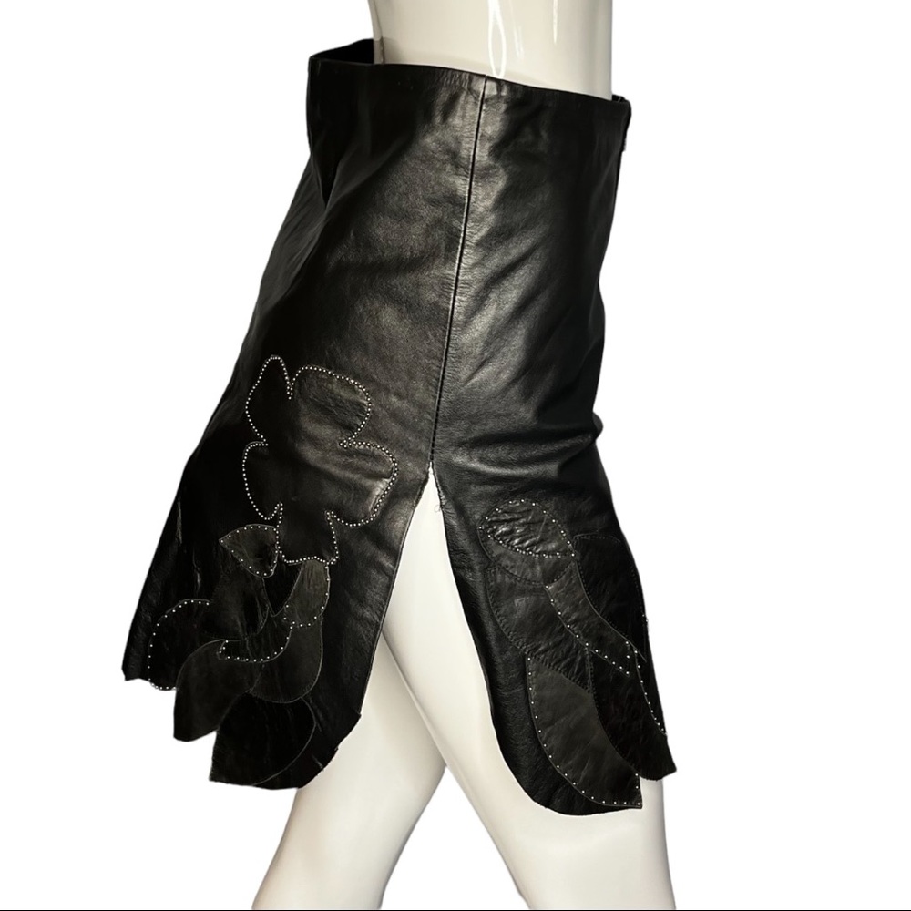 Ona Saez : embellished leather mini skirt